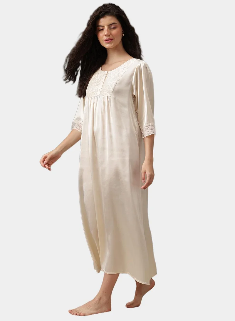 كلوفيا Chic Long Nighty in White - Satin